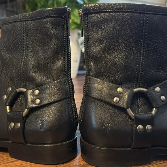 Frye Portia Harness Short Leather Black Boots - Women’s 7 1/2 - 71367 - Picture 3 of 16